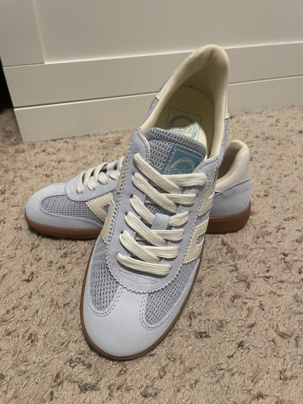 Back70 Easter Sneaker Light Blue size 8.5 never worn! Purchased wrong size.